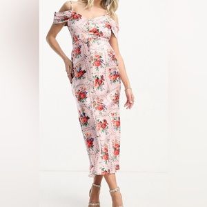 Hope & Ivy Maternity cold shoulder satin midi dress in red floral tile print